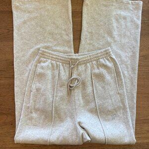 Victoria's Secret PINK Women's Heather Gray Logo Ivy Fleece Wide Leg Sweatpants